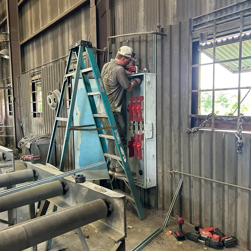 Installing a 600-amp transfer switch at a steel plant in Hurst